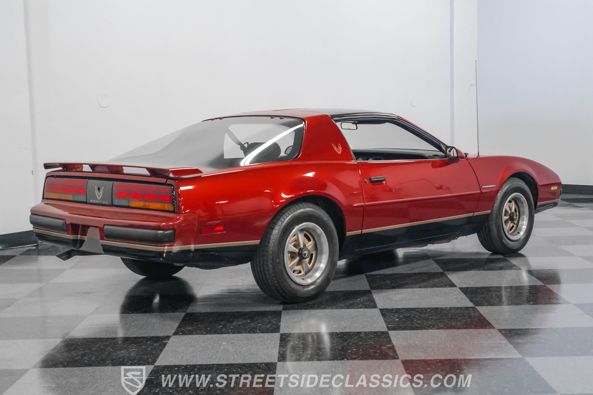 Used 1987 Pontiac Firebird Coupe image 10