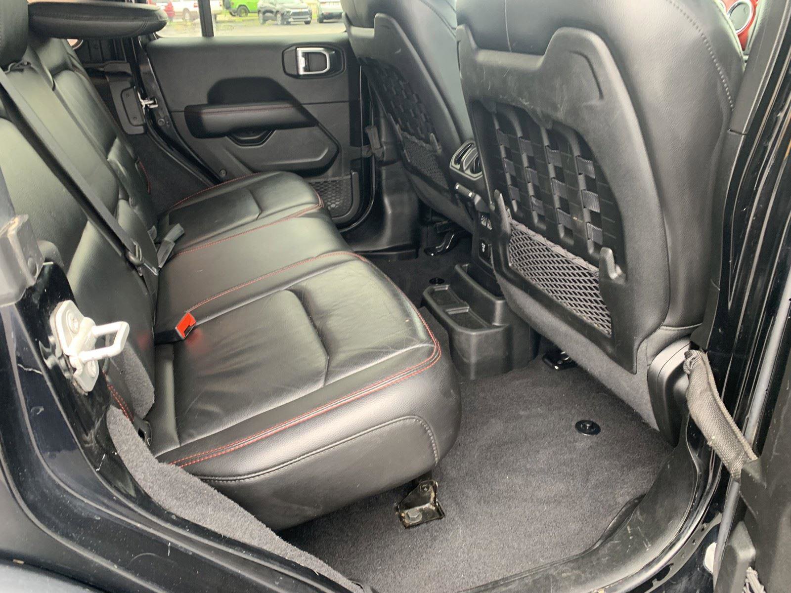 Used 2022 Jeep Wrangler Unlimited Rubicon w/ Cold Weather Group image 12