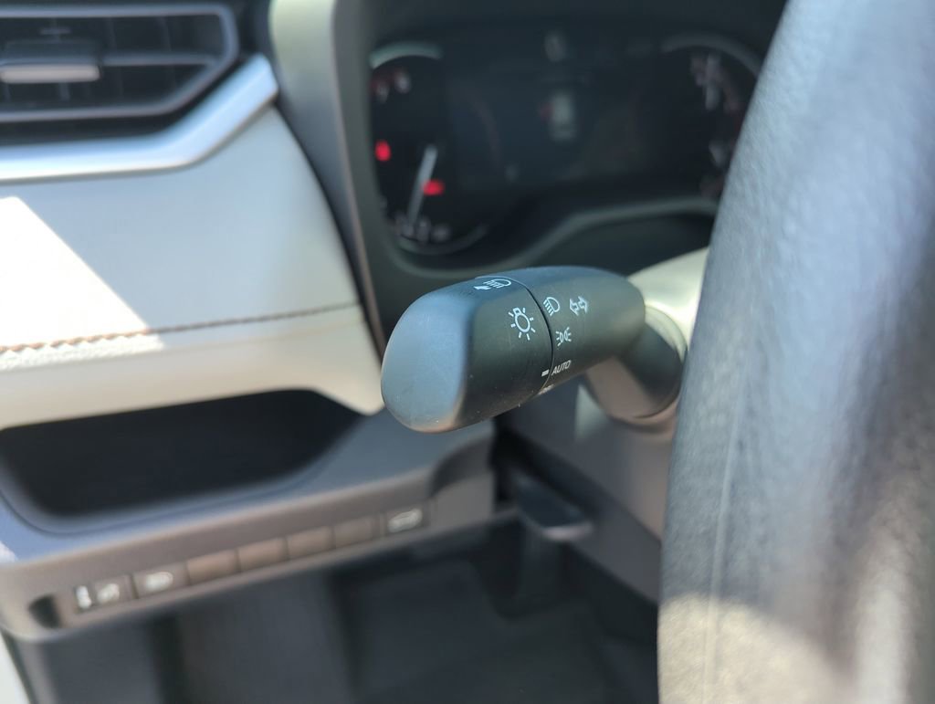 Used 2024 Toyota RAV4 XLE w/ Convenience Package FWD image 21