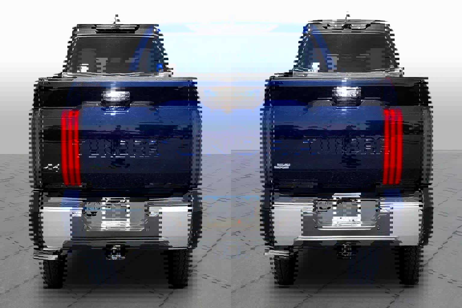 Used 2024 Toyota Tundra Limited w/ Power Package image 5