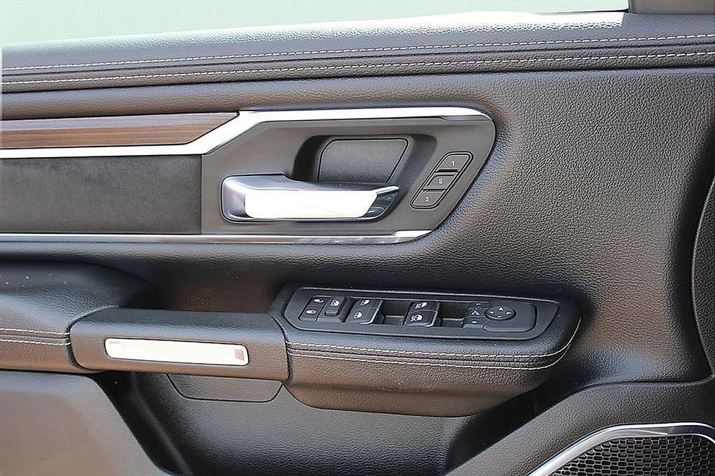 Used 2025 RAM 1500 Laramie image 16
