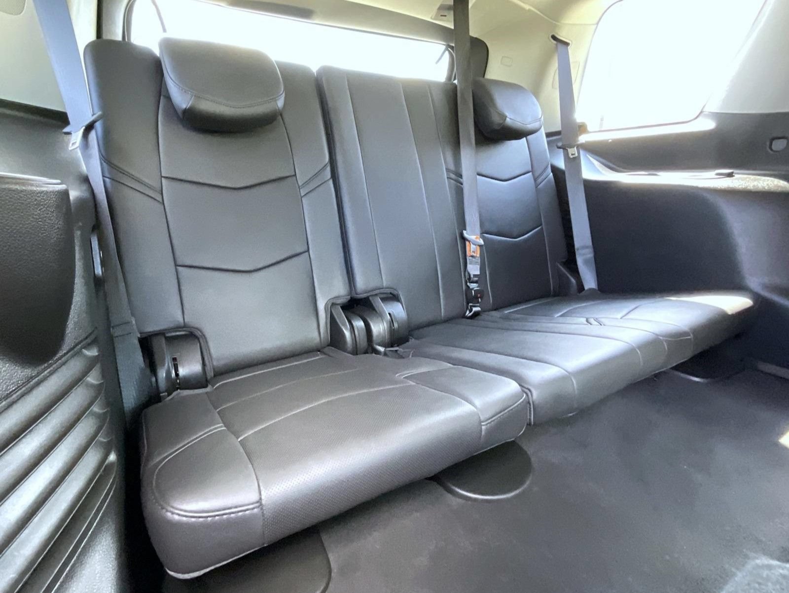 Used 2019 Cadillac Escalade Premium Luxury AWD/4WD image 20