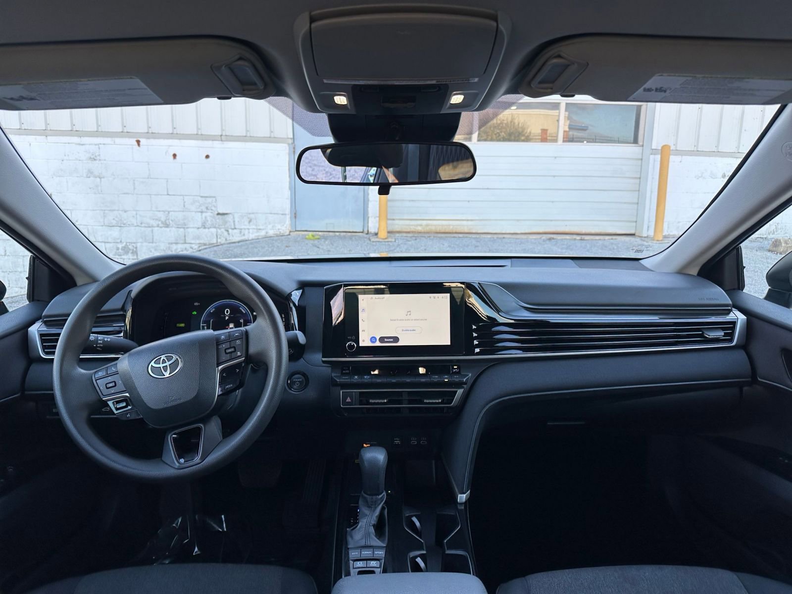 Used 2025 Toyota Camry LE image 32