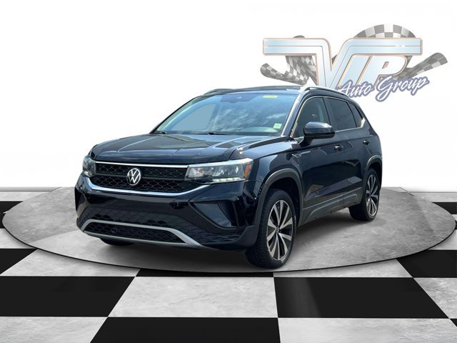 Used 2024 Volkswagen Taos SE FWD image 3