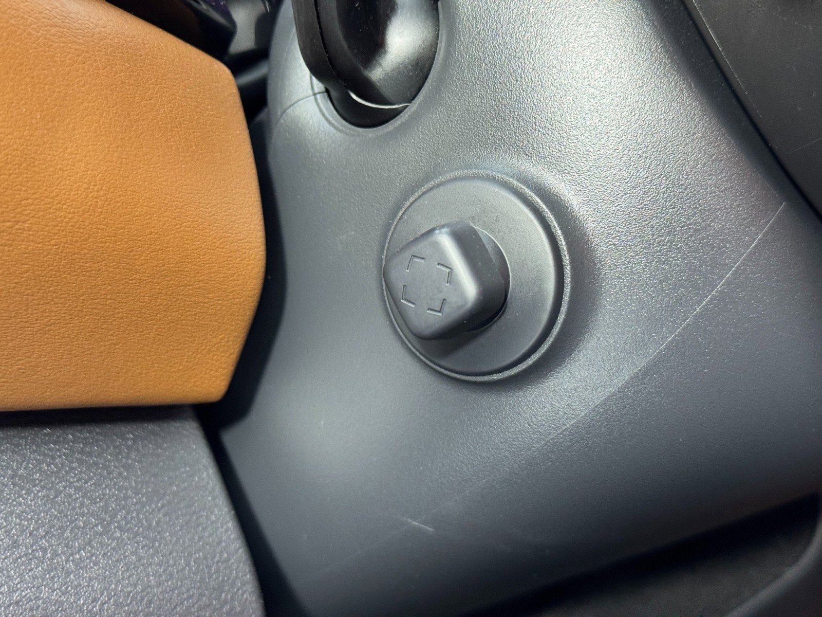 Used 2023 Nissan Pathfinder Platinum image 18