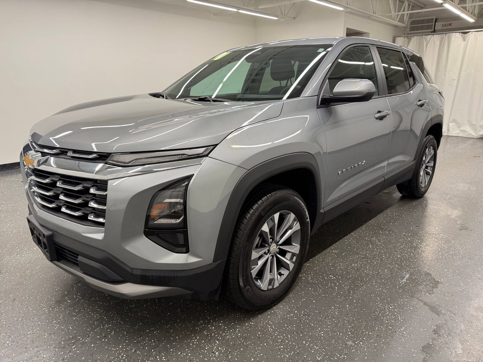 Used 2026 Chevrolet Equinox LT image 4