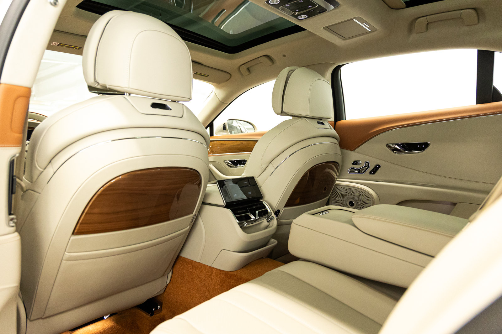 Certified 2026 Bentley Flying Spur V8 AWD/4WD image 47