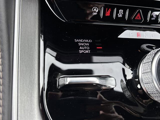 New 2026 Jeep Grand Wagoneer 4WD image 39