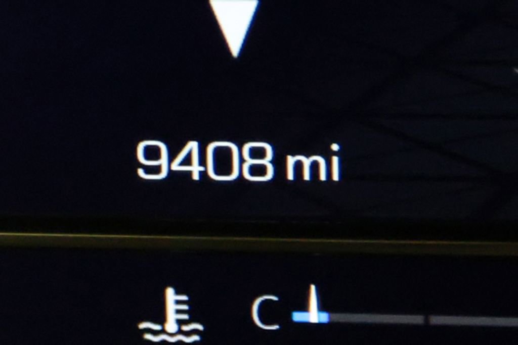 Used 2024 GMC Yukon Denali w/ Denali Reserve Package AWD/4WD image 27