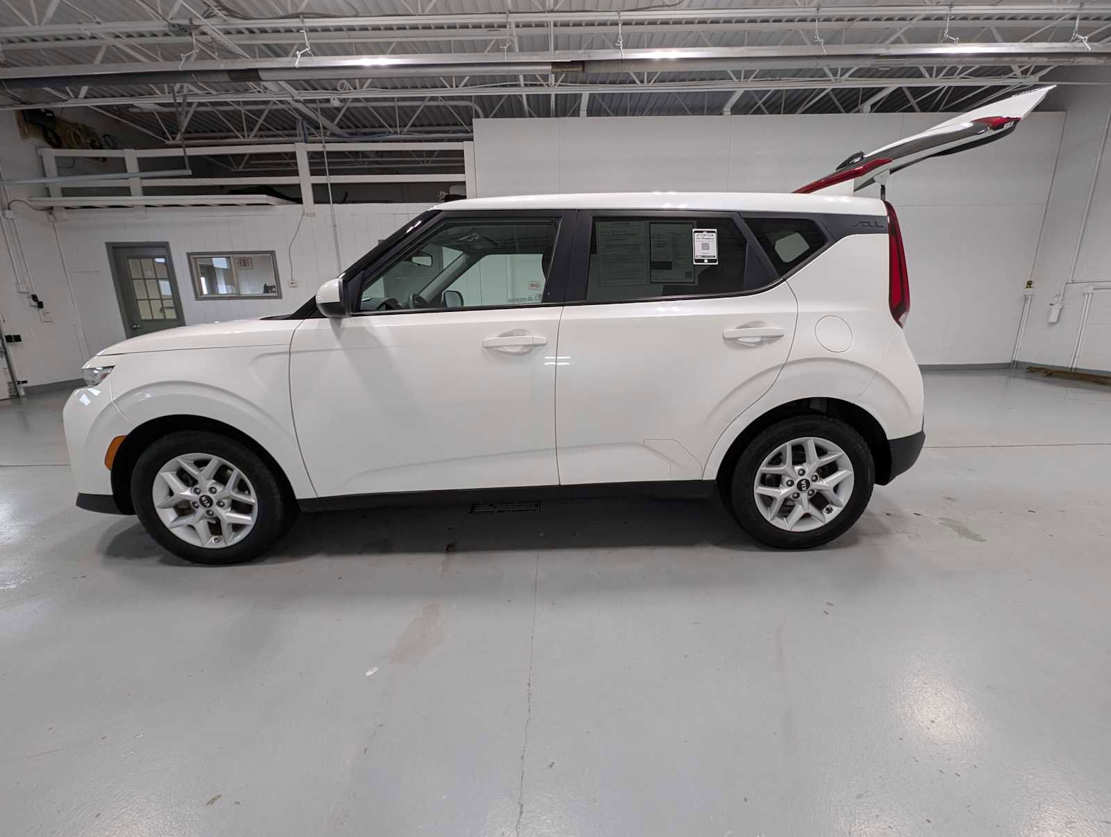 Certified 2021 Kia Soul S image 12
