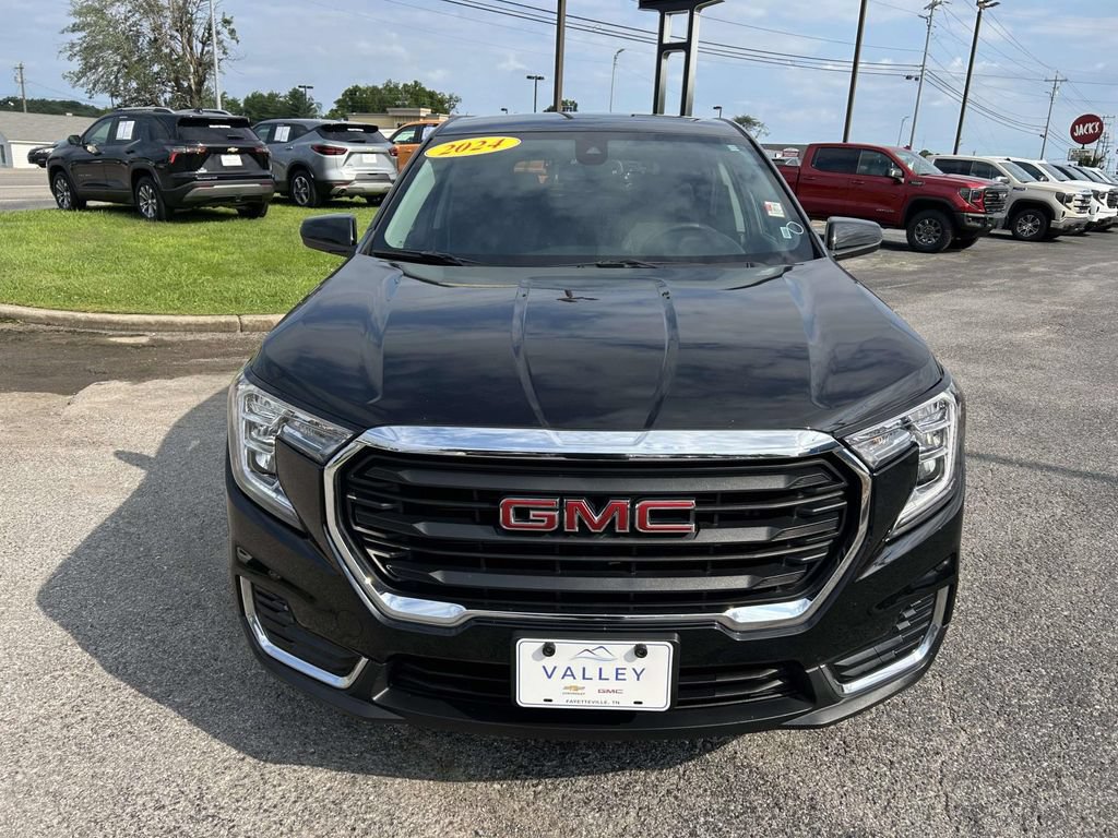Used 2024 GMC Terrain SLE AWD/4WD image 9
