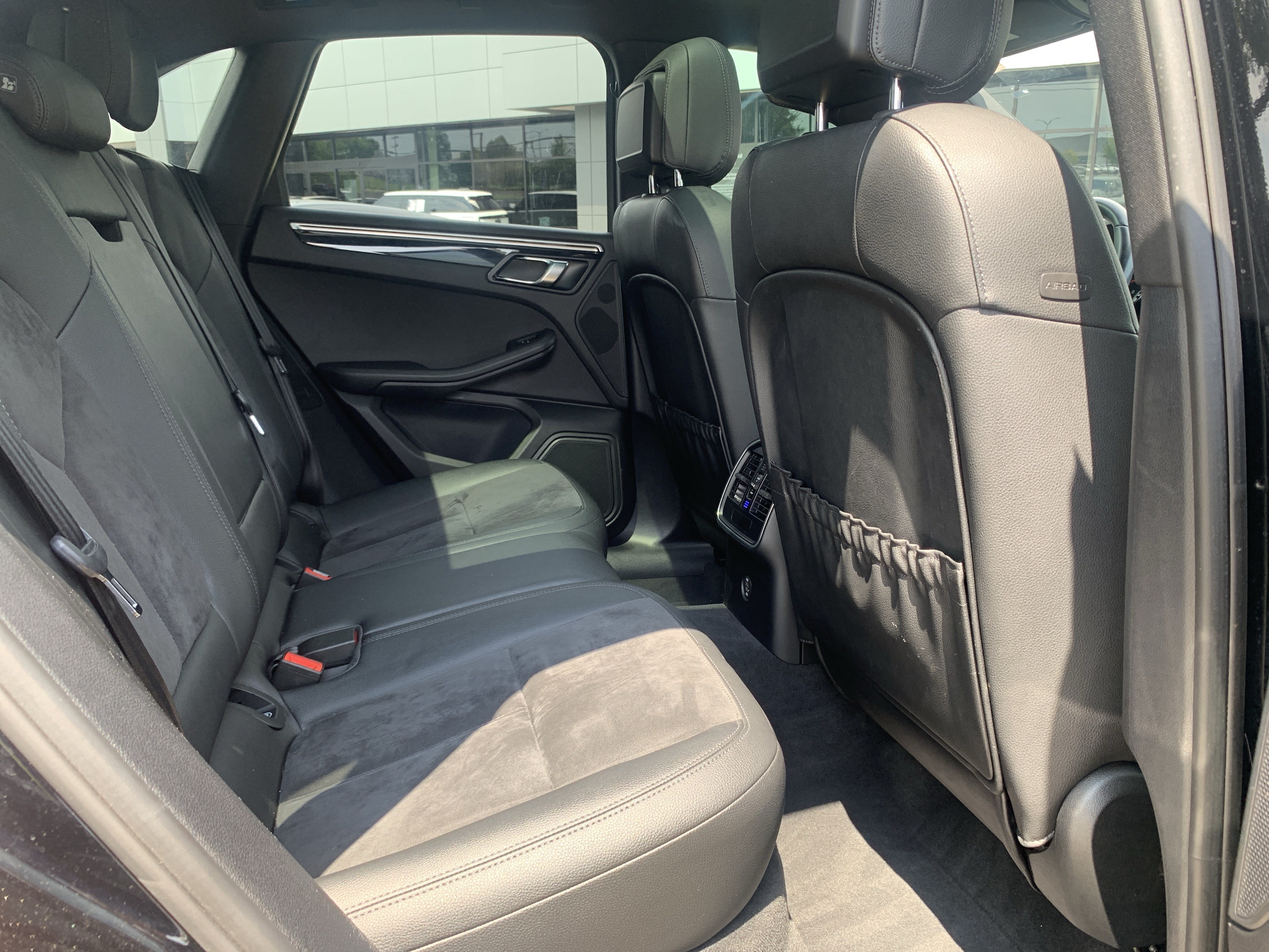 Used 2019 Porsche Macan AWD/4WD image 34