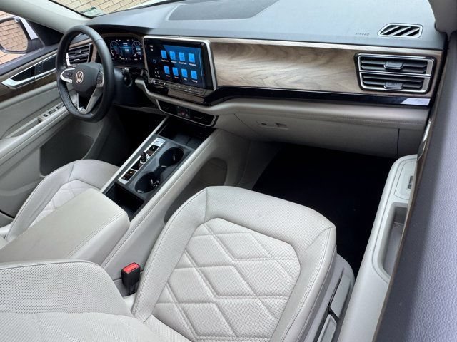 Used 2024 Volkswagen Atlas SE AWD/4WD image 8