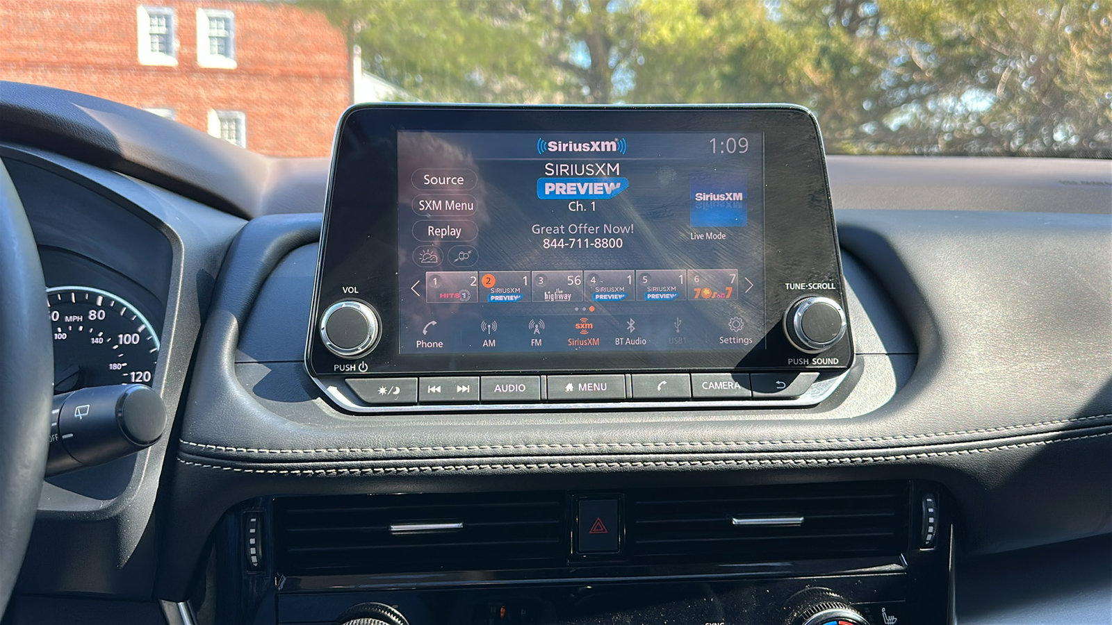 Certified 2022 Nissan Rogue SV w/ SV Premium Package image 18