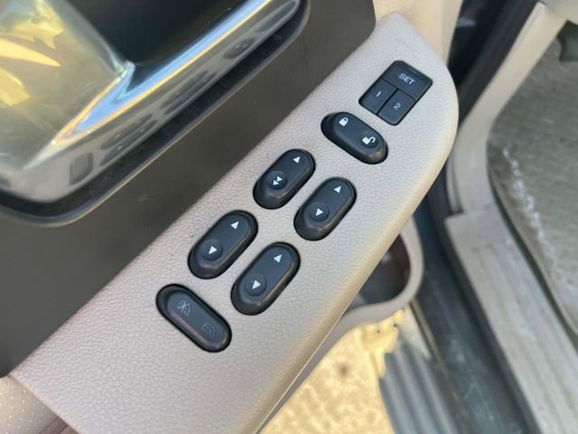 Used 2004 Ford Expedition Eddie Bauer image 17