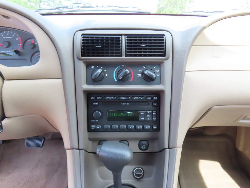 Used 2004 Ford Mustang GT RWD image 28