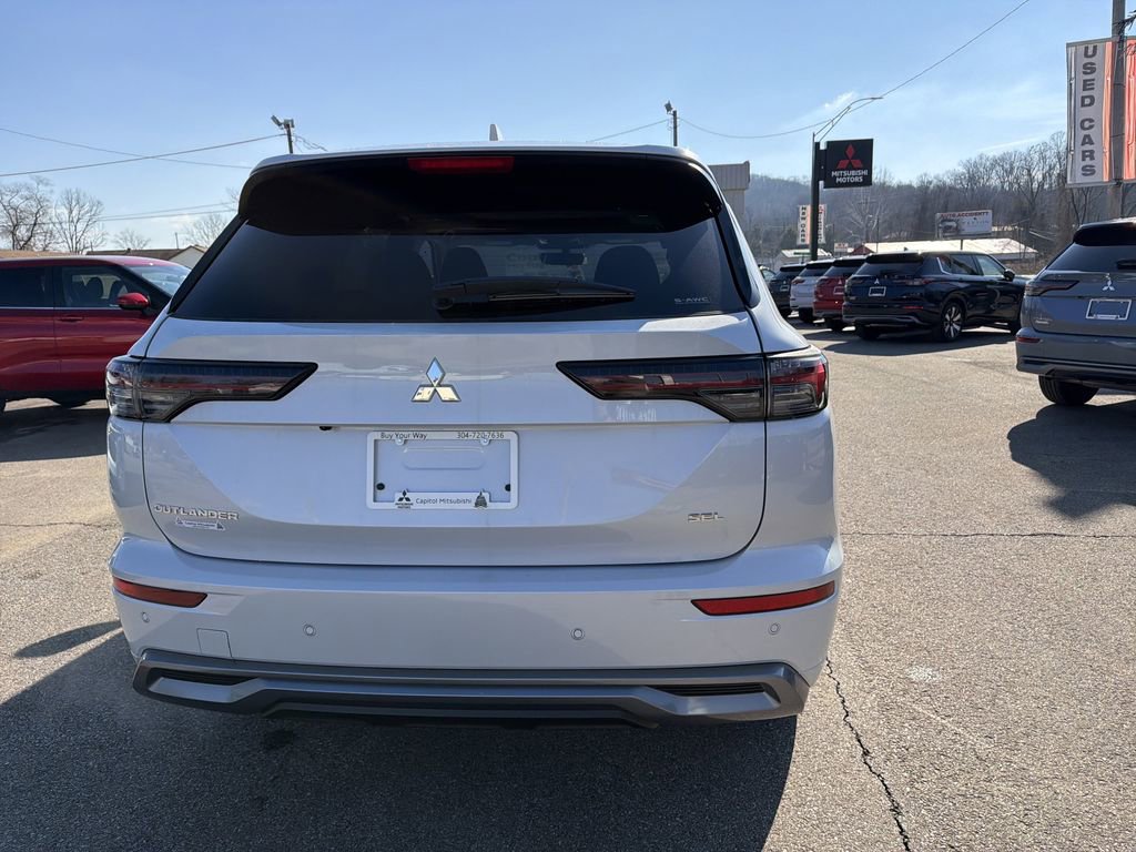 New 2026 Mitsubishi Outlander SEL image 4