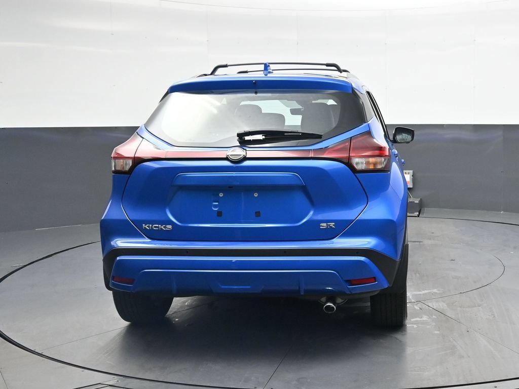 Used 2023 Nissan Kicks SR w/ SR Premium Package FWD image 7