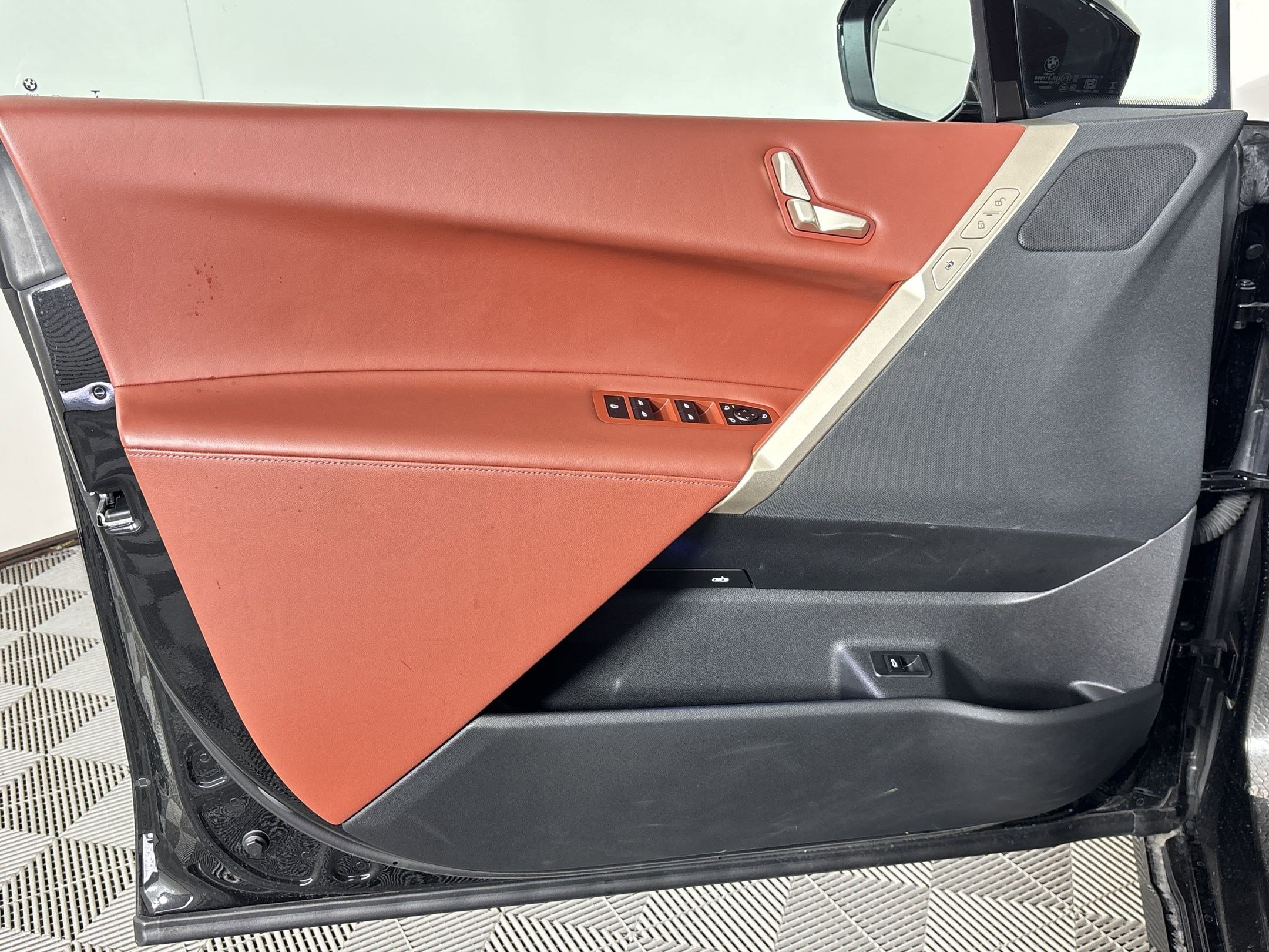 Certified 2023 BMW iX xDrive50 w/ Sport Package AWD/4WD image 22