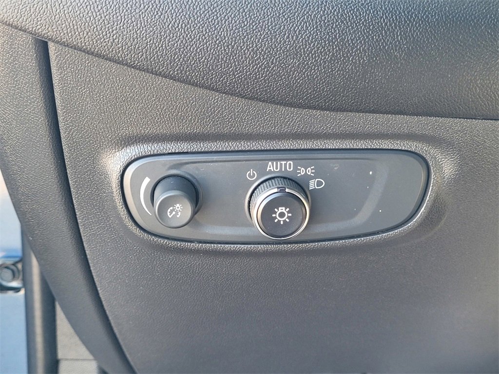 Used 2024 Chevrolet Equinox LS image 25