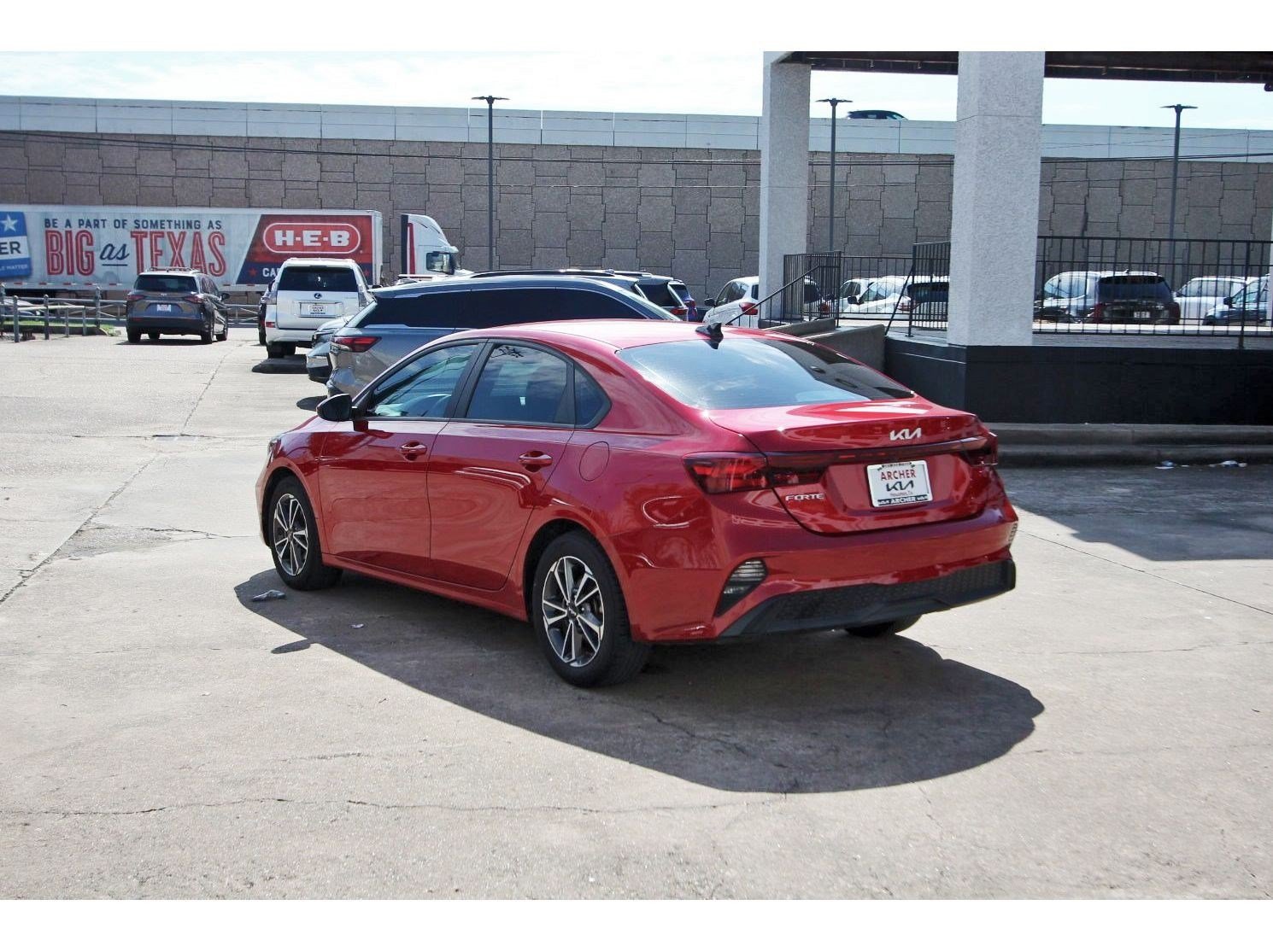 Used 2022 Kia Forte LXS FWD image 5