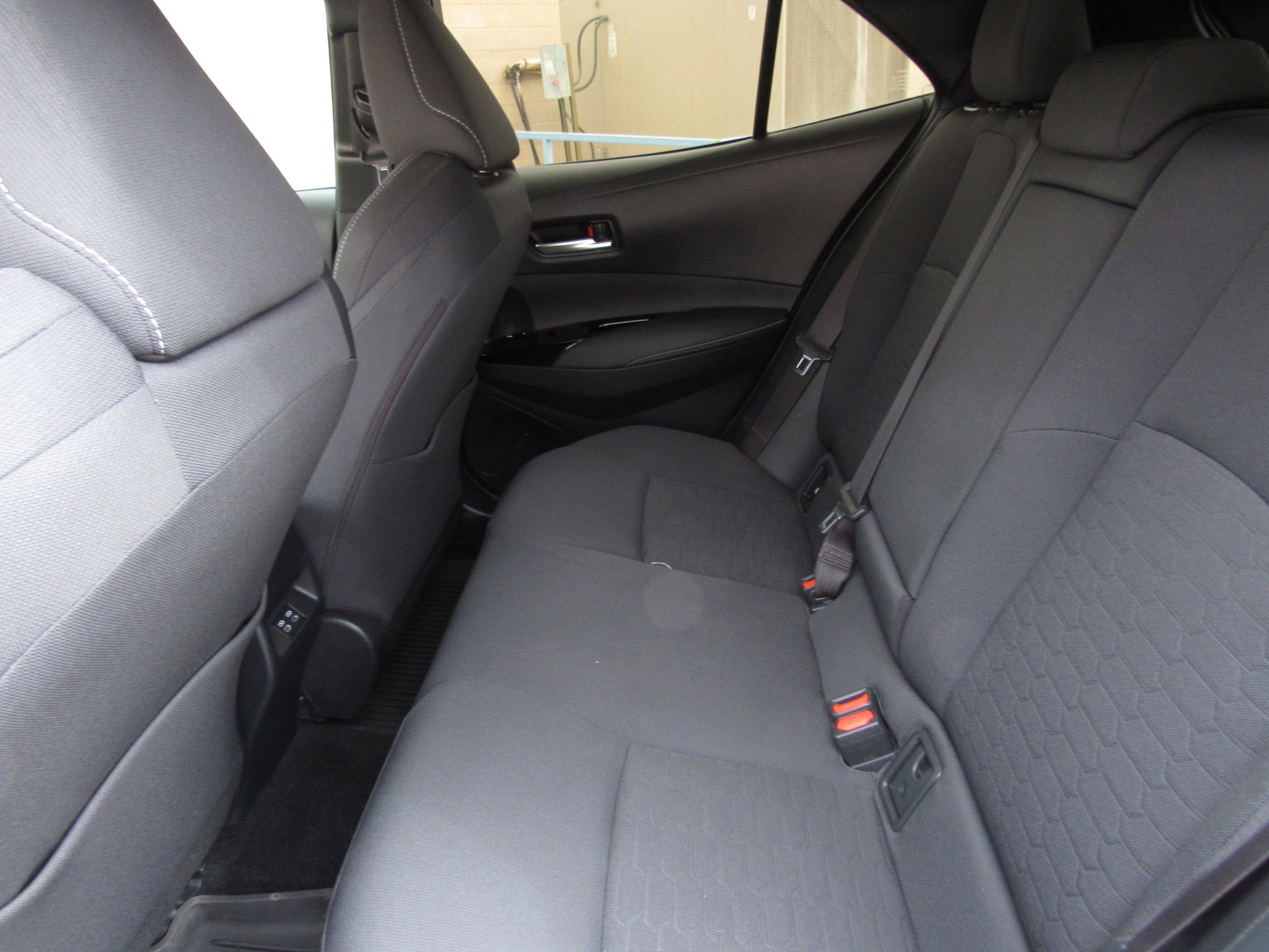 Used 2025 Toyota Corolla SE w/ SE Package image 12