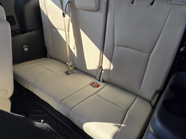 Used 2023 Toyota Highlander XLE image 28
