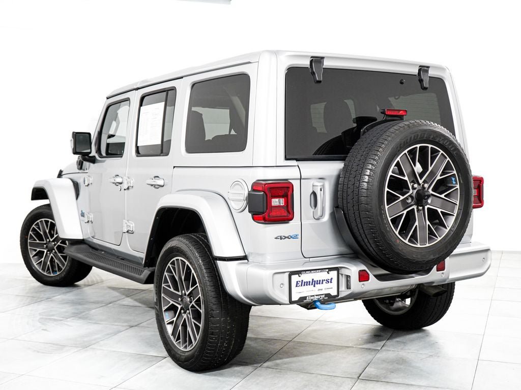 Used 2023 Jeep Wrangler Unlimited Sahara AWD/4WD image 5
