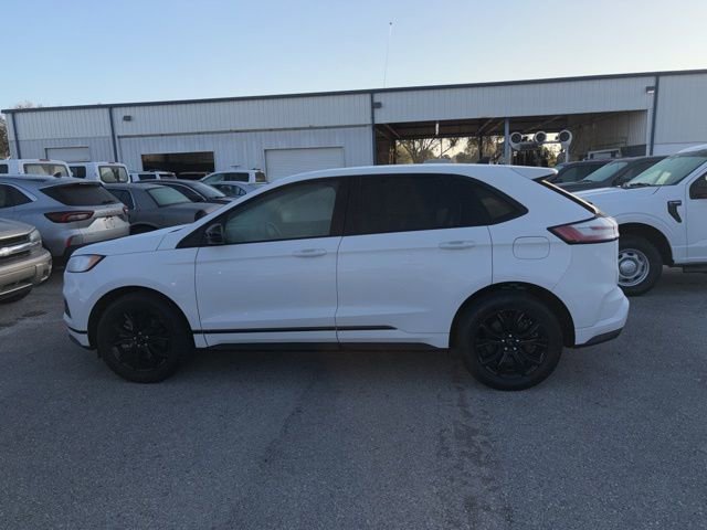 Used 2024 Ford Edge SE w/ Black Appearance Package image 8