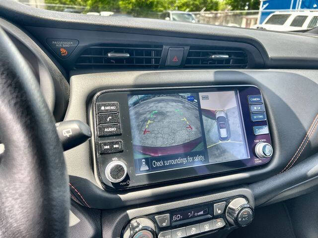 Used 2023 Nissan Kicks SR w/ SR Premium Package FWD image 14