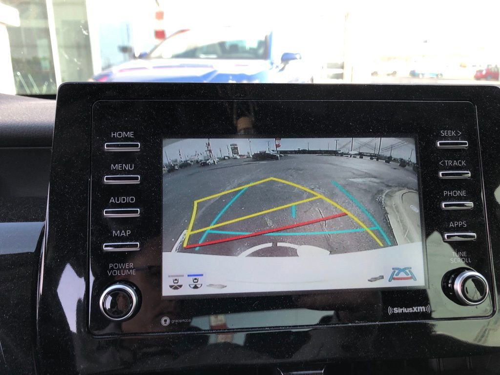 Used 2021 Toyota Camry SE w/ Cold Weather Package image 9