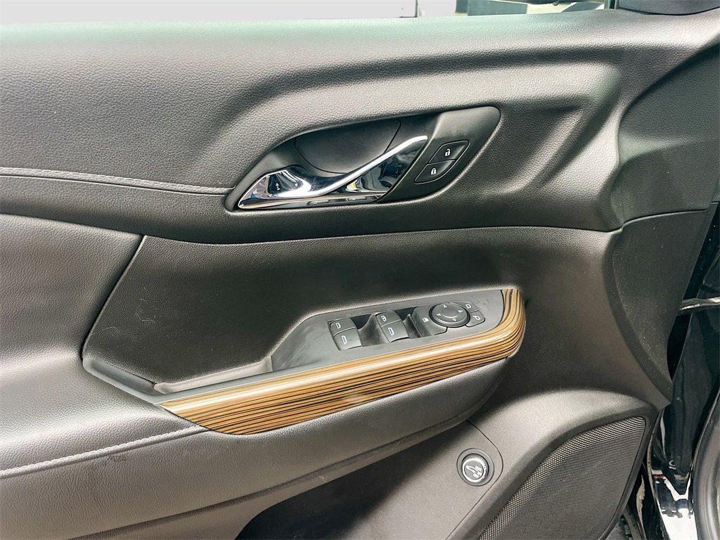 Used 2023 GMC Acadia SLE w/ Driver Convenience Package image 9