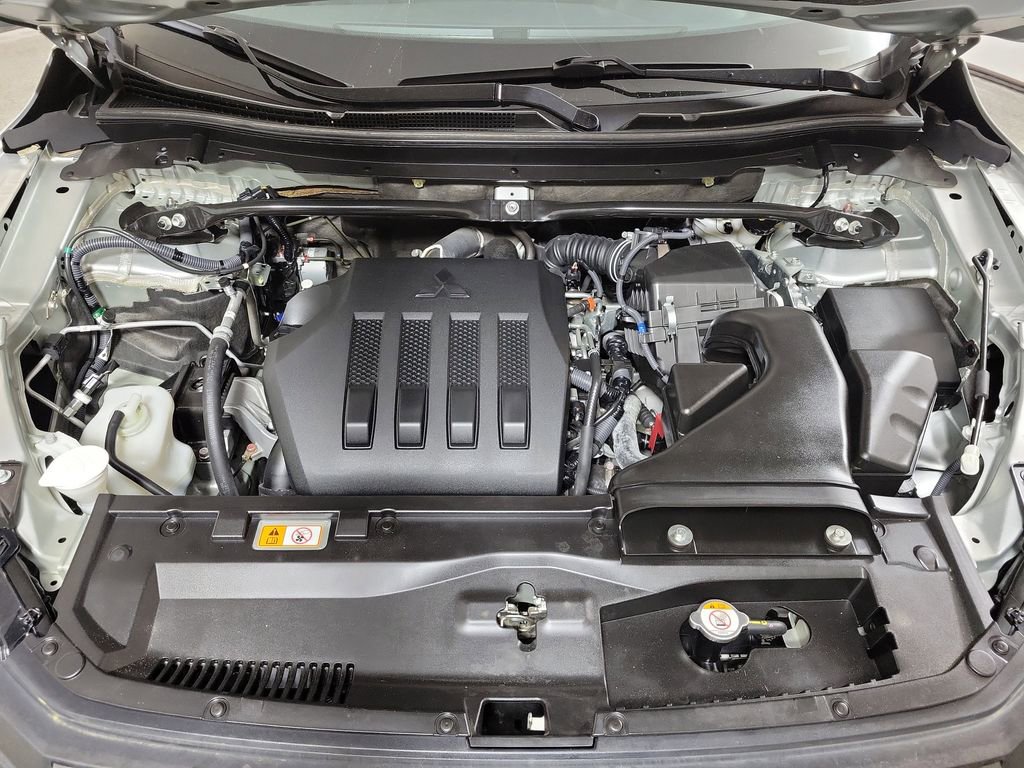 Used 2023 Mitsubishi Eclipse Cross LE image 9