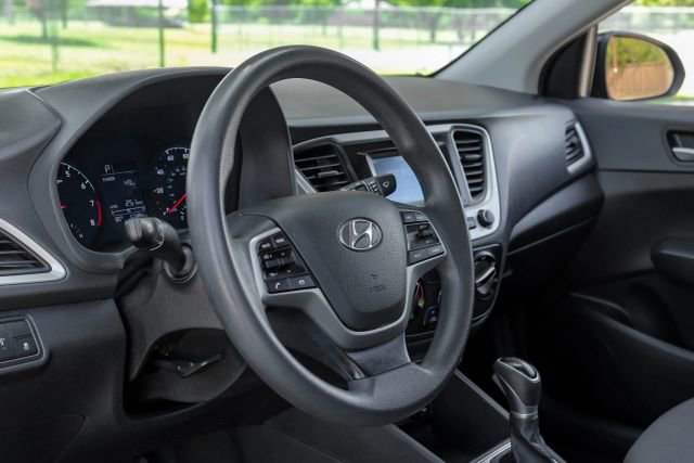 Used 2020 Hyundai Accent SE image 21
