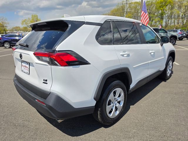 Used 2024 Toyota RAV4 LE image 7