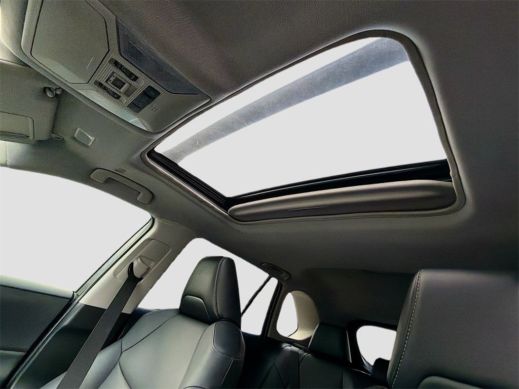 Used 2023 Toyota RAV4 XLE Premium image 21