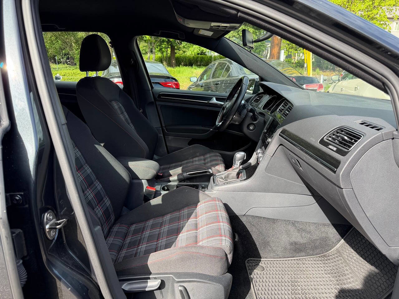 Used 2015 Volkswagen GTI S FWD image 15
