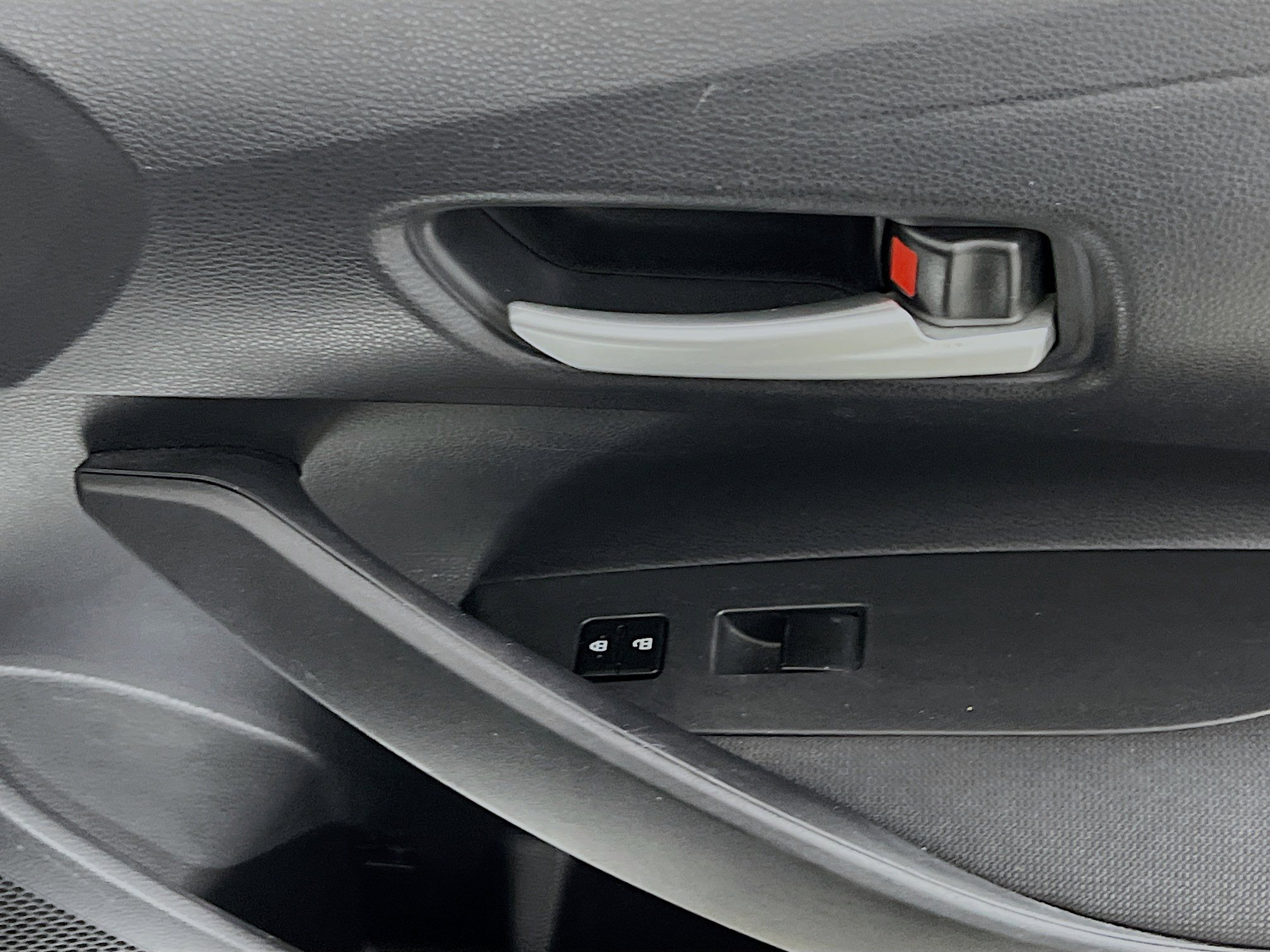 Used 2020 Toyota Corolla LE image 31