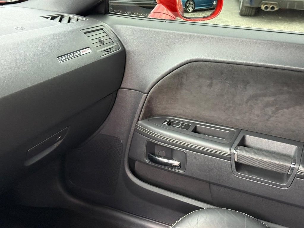 Used 2009 Dodge Challenger SRT8 RWD image 12