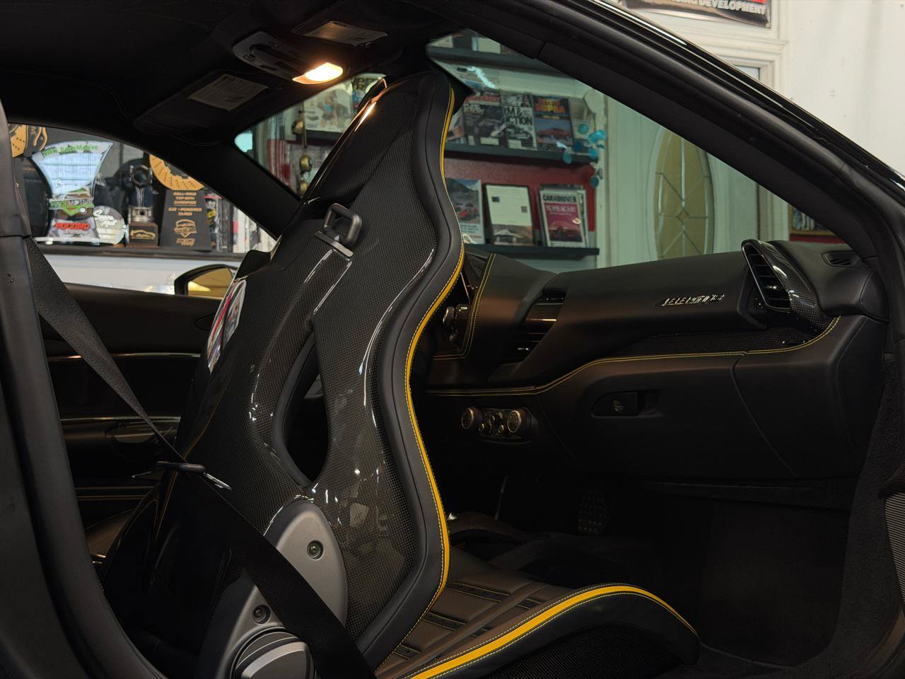 Used 2018 Ferrari 488 GTB RWD image 34