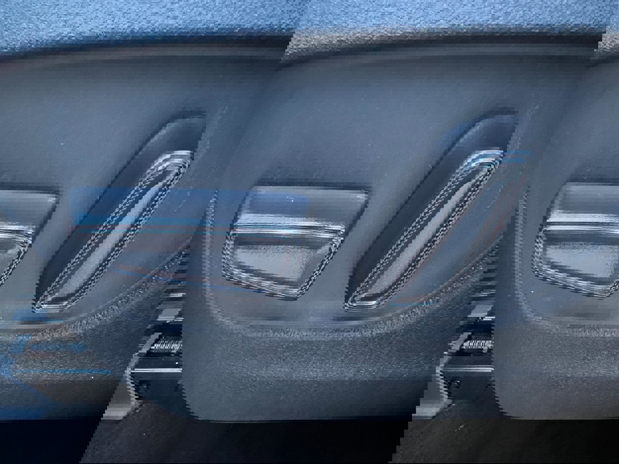 Used 2020 Toyota Highlander LE image 19