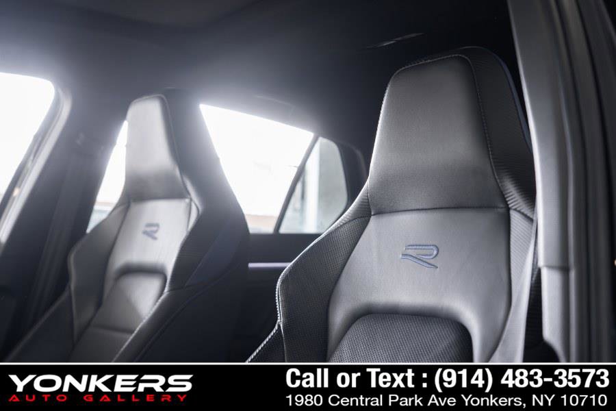 Used 2022 Volkswagen Golf R image 19