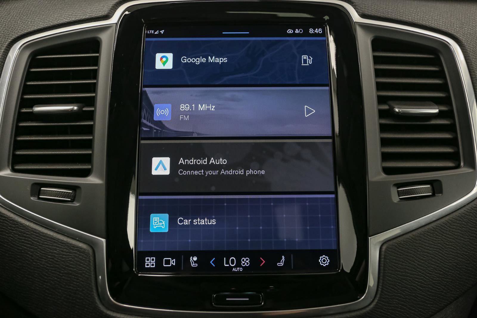 Used 2024 Volvo XC90 B5 Core w/ Climate Package image 28