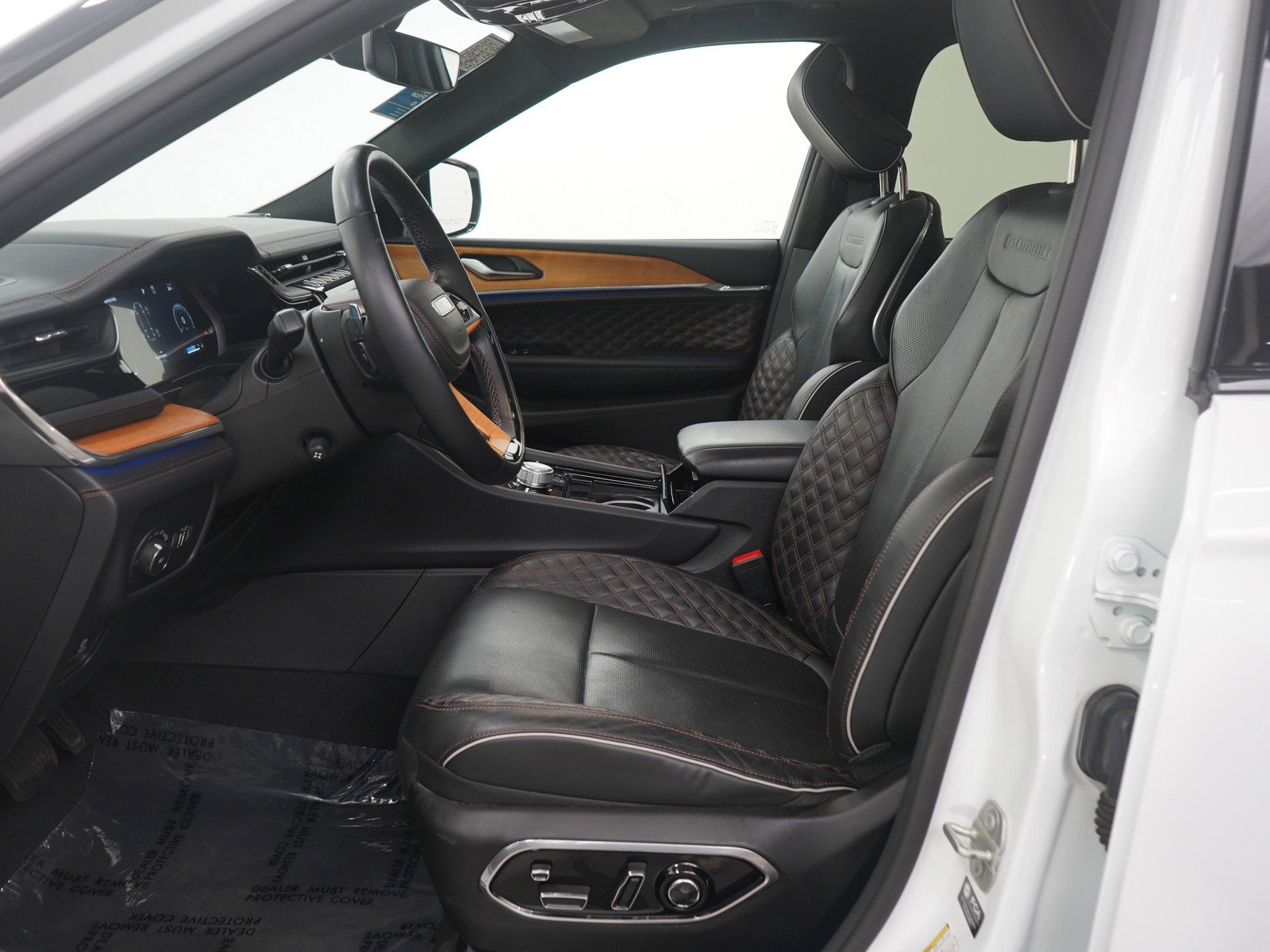 Used 2023 Jeep Grand Cherokee L Summit image 17