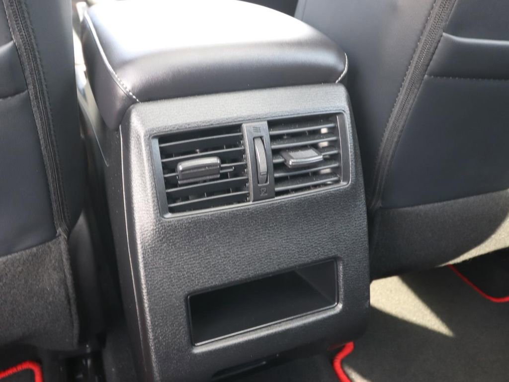 Used 2024 Mitsubishi Outlander SE Black Edition image 10