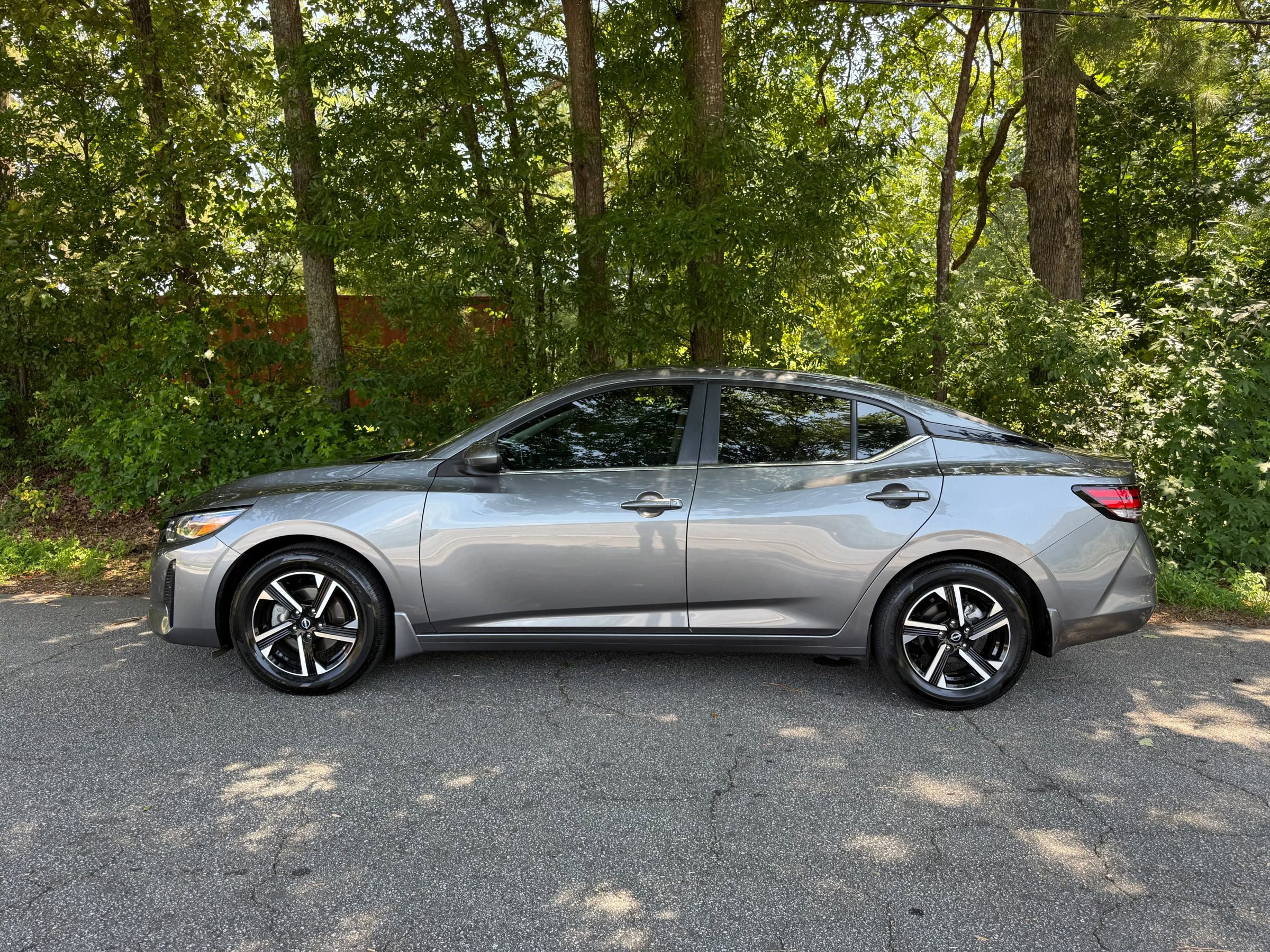 Used 2024 Nissan Sentra SV image 2