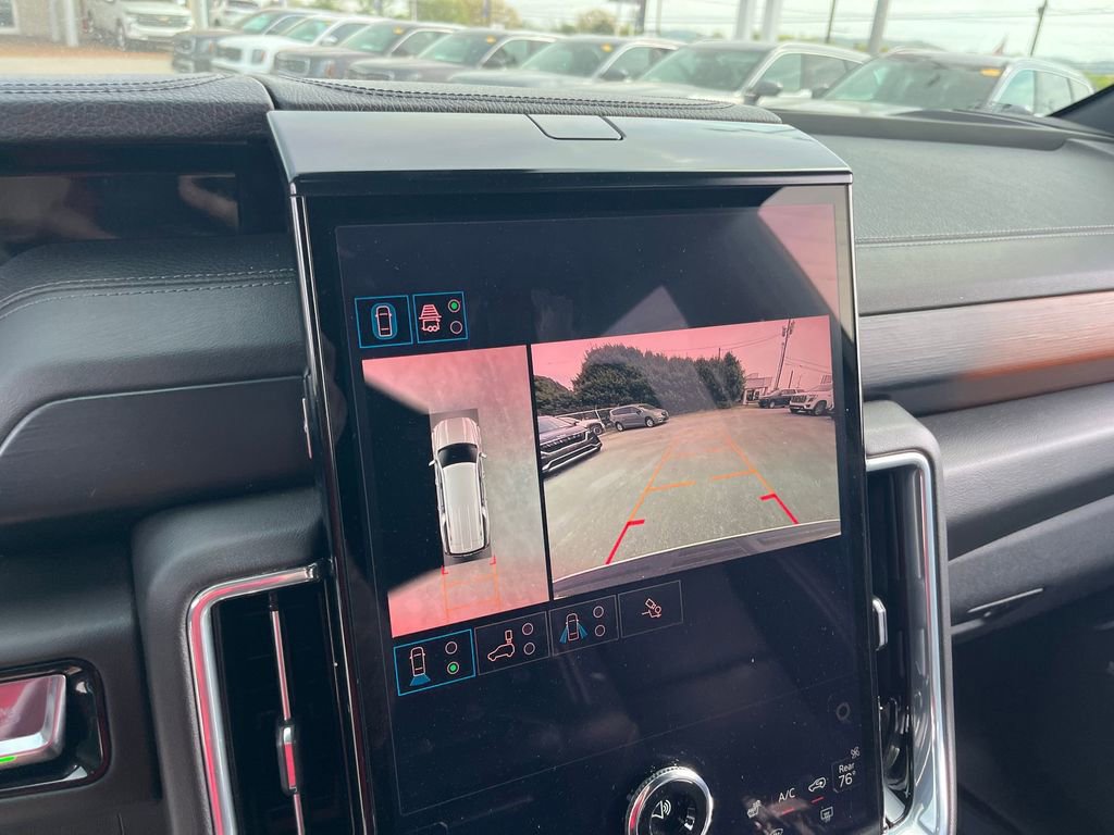 Used 2025 GMC Yukon XL Denali image 26