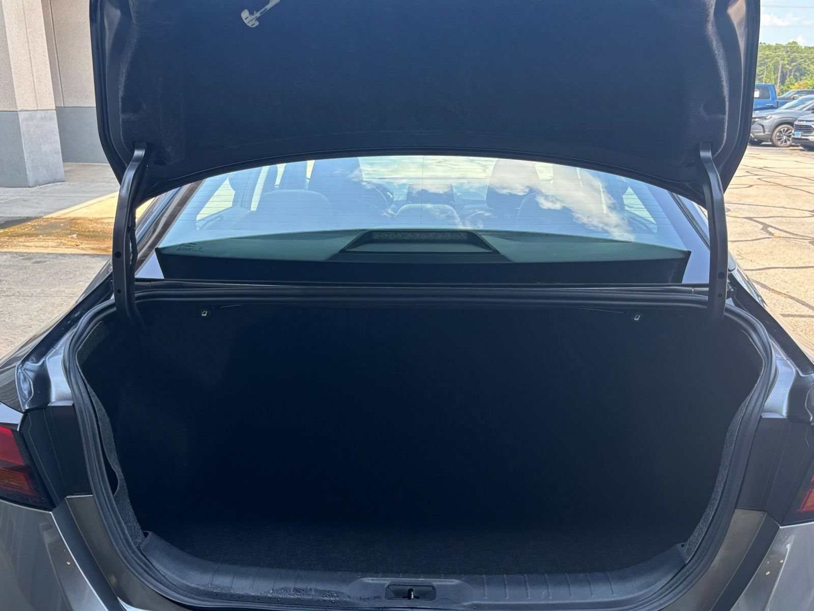 Used 2026 Nissan Altima 2.5 SV FWD image 30