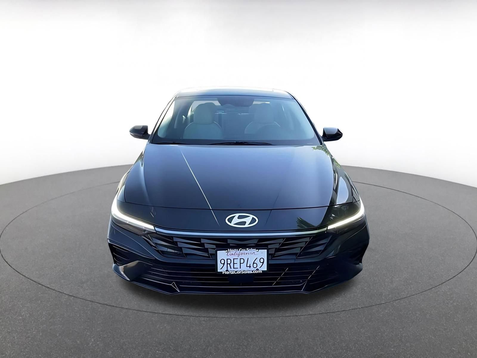 Used 2025 Hyundai Elantra Limited image 4
