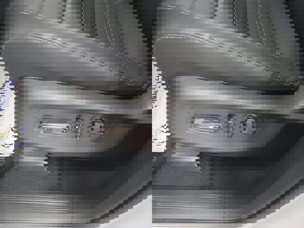 Used 2025 Honda CR-V EX-L image 16